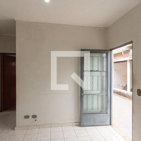 Casa à venda com 134m², 3 quartos e 2 vagas Casa à venda com 134m², 3 quartos e 2 vagasCasa 2 - Sala