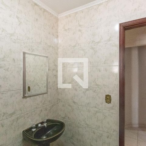Casa à venda com 134m², 3 quartos e 2 vagas Casa à venda com 134m², 3 quartos e 2 vagasBanheiro