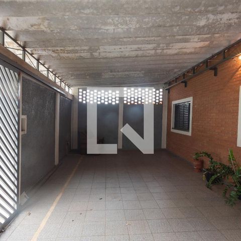 Casa à venda com 134m², 3 quartos e 2 vagas Casa à venda com 134m², 3 quartos e 2 vagasGaragem