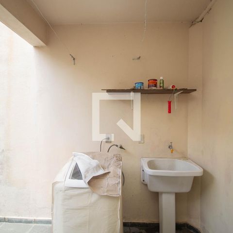 Casa à venda com 126m², 2 quartos e 3 vagas Casa à venda com 126m², 2 quartos e 3 vagasÁrea de Serviço