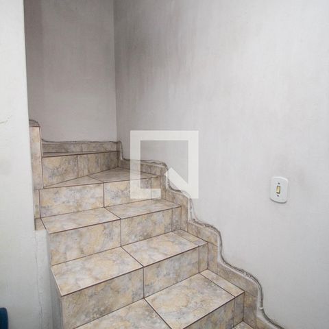 Casa à venda com 126m², 2 quartos e 3 vagas Casa à venda com 126m², 2 quartos e 3 vagasEscada