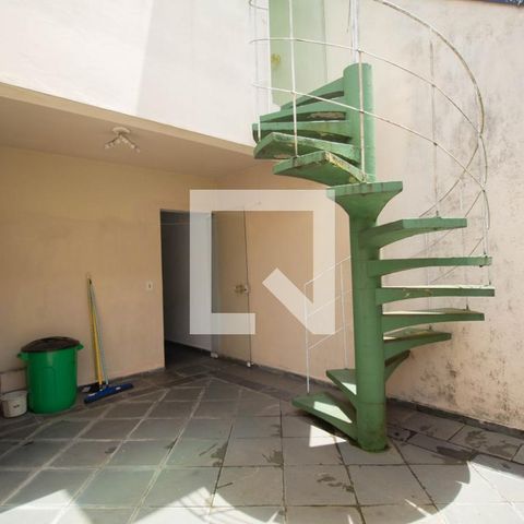 Casa à venda com 126m², 2 quartos e 3 vagas Casa à venda com 126m², 2 quartos e 3 vagasÁrea de Serviço