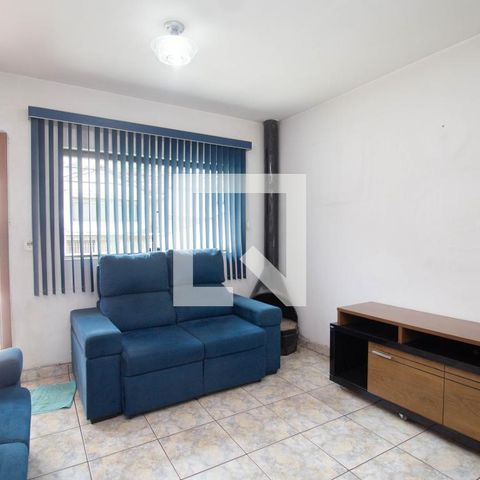 Casa à venda com 126m², 2 quartos e 3 vagas Casa à venda com 126m², 2 quartos e 3 vagasSala