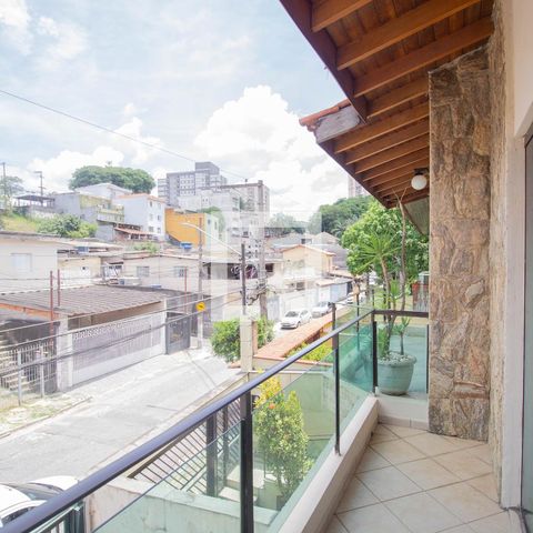 Casa à venda com 126m², 2 quartos e 3 vagas Casa à venda com 126m², 2 quartos e 3 vagasVaranda Quarto 2
