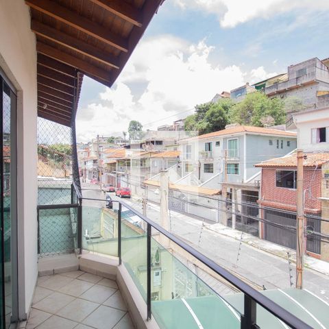 Casa à venda com 126m², 2 quartos e 3 vagas Casa à venda com 126m², 2 quartos e 3 vagasVaranda Quarto 2