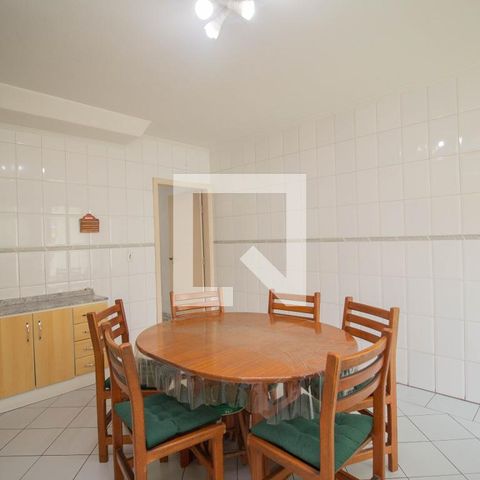 Casa à venda com 126m², 2 quartos e 3 vagas Casa à venda com 126m², 2 quartos e 3 vagasCozinha