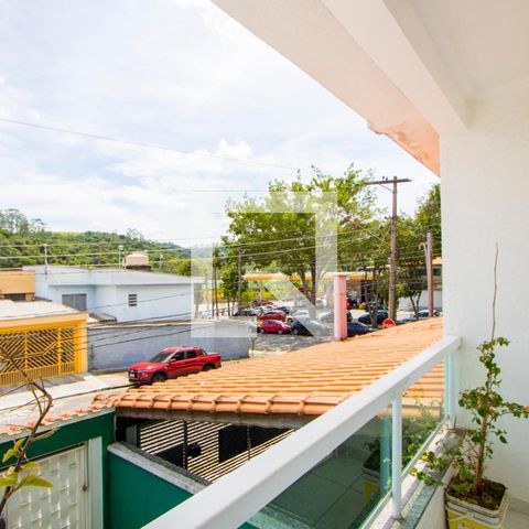 Casa à venda com 72m², 4 quartos e 2 vagas Casa à venda com 72m², 4 quartos e 2 vagasVaranda do quarto 1