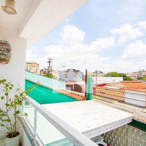 Casa à venda com 72m², 4 quartos e 2 vagas Casa à venda com 72m², 4 quartos e 2 vagasVaranda do quarto 1