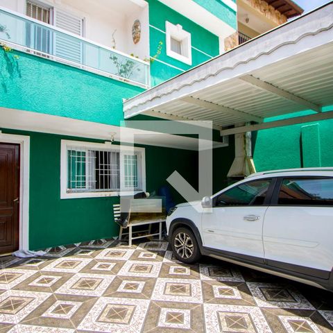 Casa à venda com 72m², 4 quartos e 2 vagas Casa à venda com 72m², 4 quartos e 2 vagasGaragem