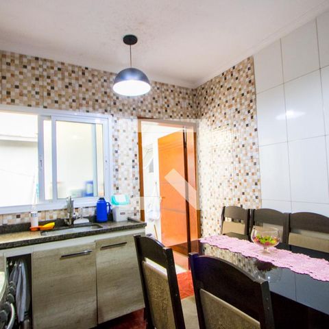 Casa à venda com 72m², 4 quartos e 2 vagas Casa à venda com 72m², 4 quartos e 2 vagasCozinha