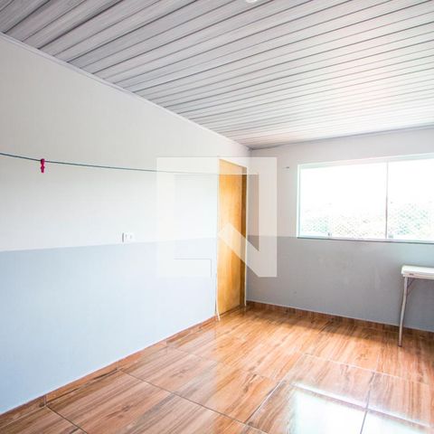 Casa à venda com 72m², 4 quartos e 2 vagas Casa à venda com 72m², 4 quartos e 2 vagasSalão