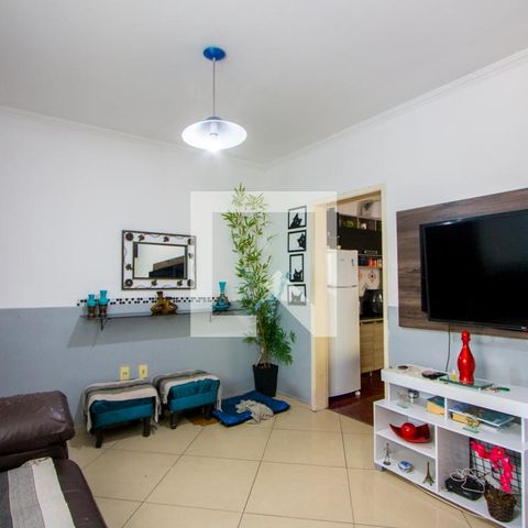 Casa à venda com 72m², 4 quartos e 2 vagas Casa à venda com 72m², 4 quartos e 2 vagasSala