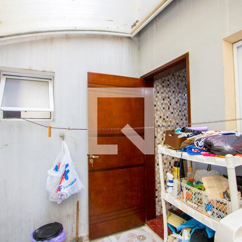 Casa à venda com 72m², 4 quartos e 2 vagas Casa à venda com 72m², 4 quartos e 2 vagasÁrea de serviço