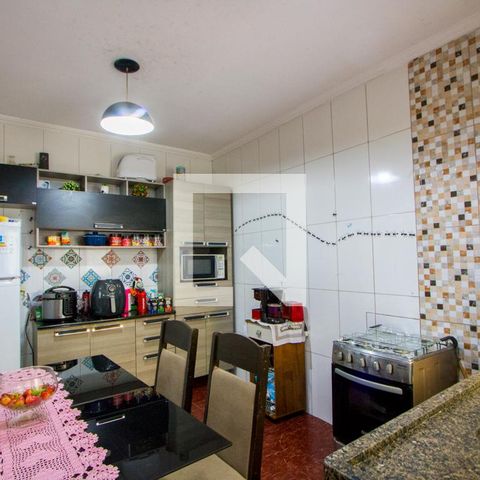 Casa à venda com 72m², 4 quartos e 2 vagas Casa à venda com 72m², 4 quartos e 2 vagasCozinha