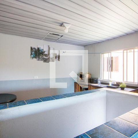Casa à venda com 72m², 4 quartos e 2 vagas Casa à venda com 72m², 4 quartos e 2 vagasSalão