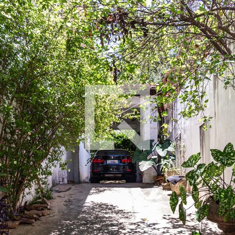 Casa à venda com 400m², 3 quartos e 10 vagas Casa à venda com 400m², 3 quartos e 10 vagasGaragem