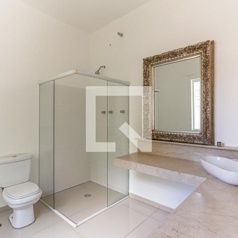Casa à venda com 400m², 3 quartos e 10 vagas Casa à venda com 400m², 3 quartos e 10 vagasBanheiro da Suíte 2
