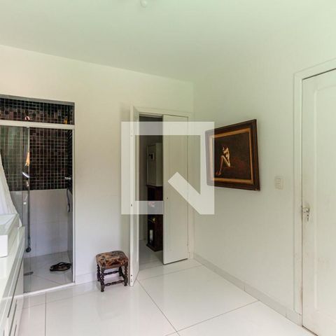 Casa à venda com 400m², 3 quartos e 10 vagas Casa à venda com 400m², 3 quartos e 10 vagasBanheiro da Suíte 3