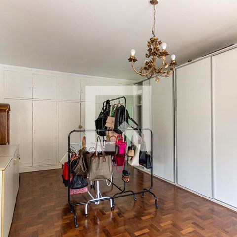 Casa à venda com 400m², 3 quartos e 10 vagas Casa à venda com 400m², 3 quartos e 10 vagasCloset da Suíte 3