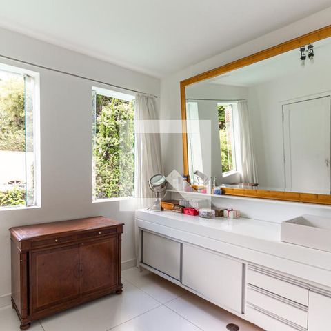 Casa à venda com 400m², 3 quartos e 10 vagas Casa à venda com 400m², 3 quartos e 10 vagasBanheiro da Suíte 3
