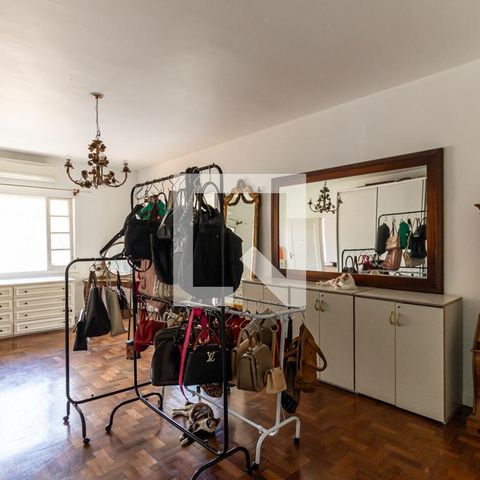Casa à venda com 400m², 3 quartos e 10 vagas Casa à venda com 400m², 3 quartos e 10 vagasCloset da Suíte 3