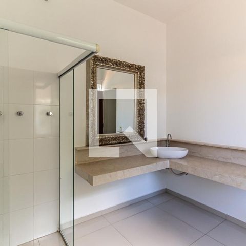 Casa à venda com 400m², 3 quartos e 10 vagas Casa à venda com 400m², 3 quartos e 10 vagasBanheiro da Suíte 2
