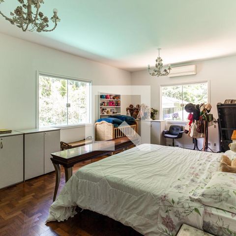 Casa à venda com 400m², 3 quartos e 10 vagas Casa à venda com 400m², 3 quartos e 10 vagasQuarto da Suíte 1