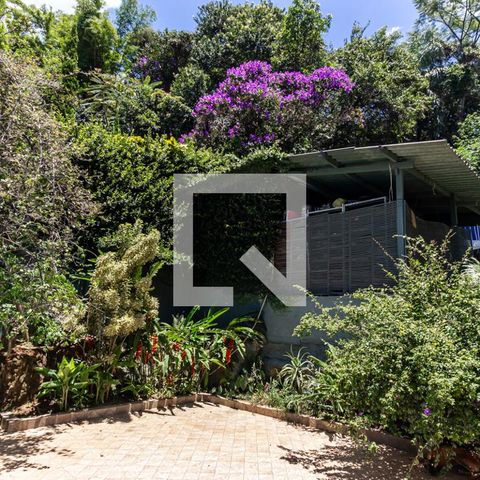 Casa à venda com 400m², 3 quartos e 10 vagas Casa à venda com 400m², 3 quartos e 10 vagasJardim dos Fundos