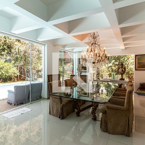 Casa à venda com 400m², 3 quartos e 10 vagas Casa à venda com 400m², 3 quartos e 10 vagasSala de Jantar