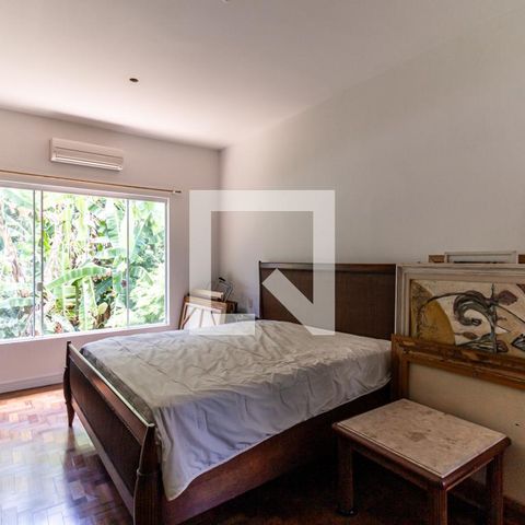 Casa à venda com 400m², 3 quartos e 10 vagas Casa à venda com 400m², 3 quartos e 10 vagasQuarto da Suíte 2