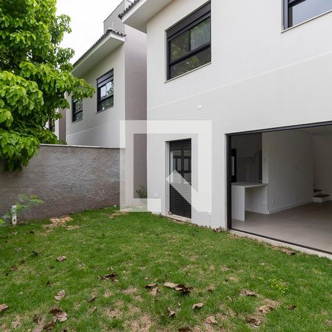 Casa de condomínio à venda com 138m², 3 quartos e 2 vagasQuintal