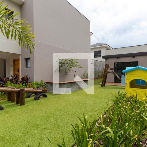 Casa de condomínio à venda com 138m², 3 quartos e 2 vagasÁrea comum - Playground