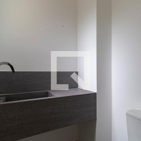 Casa de condomínio à venda com 138m², 3 quartos e 2 vagasLavabo