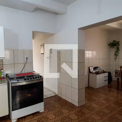 Casa à venda com 272m², 5 quartos e 6 vagas Casa à venda com 272m², 5 quartos e 6 vagasCozinha