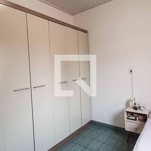 Casa à venda com 272m², 5 quartos e 6 vagas Casa à venda com 272m², 5 quartos e 6 vagasQuarto 2