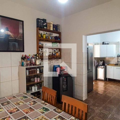 Casa à venda com 272m², 5 quartos e 6 vagas Casa à venda com 272m², 5 quartos e 6 vagasCopa