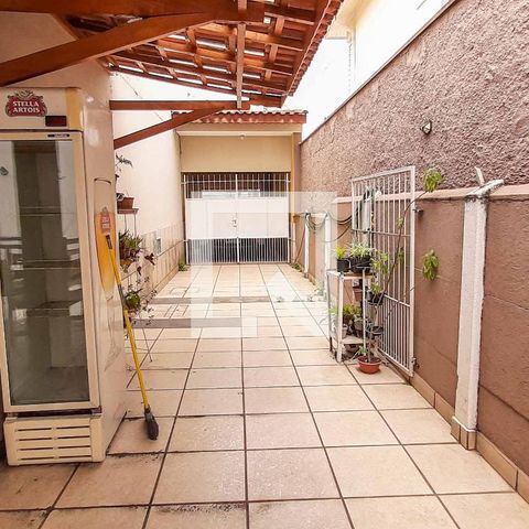 Casa à venda com 272m², 5 quartos e 6 vagas Casa à venda com 272m², 5 quartos e 6 vagasEspaço Gourmet