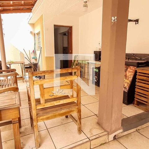Casa à venda com 272m², 5 quartos e 6 vagas Casa à venda com 272m², 5 quartos e 6 vagasEspaço Gourmet