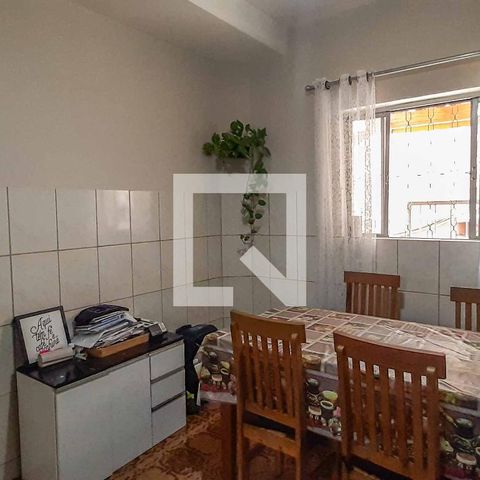 Casa à venda com 272m², 5 quartos e 6 vagas Casa à venda com 272m², 5 quartos e 6 vagasCopa