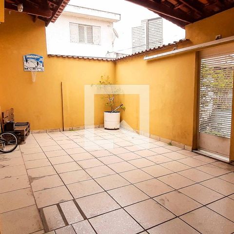 Casa à venda com 272m², 5 quartos e 6 vagas Casa à venda com 272m², 5 quartos e 6 vagasGaragem