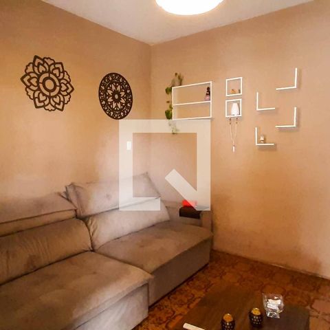 Casa à venda com 272m², 5 quartos e 6 vagas Casa à venda com 272m², 5 quartos e 6 vagasSala de Estar