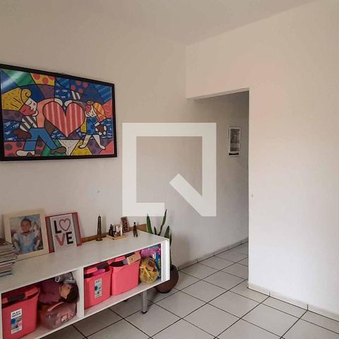 Casa à venda com 272m², 5 quartos e 6 vagas Casa à venda com 272m², 5 quartos e 6 vagasQuarto 3