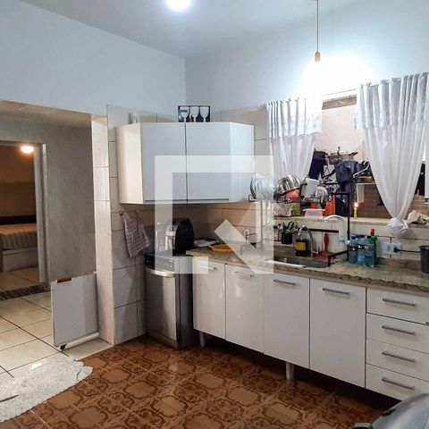 Casa à venda com 272m², 5 quartos e 6 vagas Casa à venda com 272m², 5 quartos e 6 vagasCozinha
