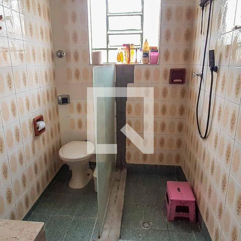 Casa à venda com 272m², 5 quartos e 6 vagas Casa à venda com 272m², 5 quartos e 6 vagasBanheiro do Quarto 2