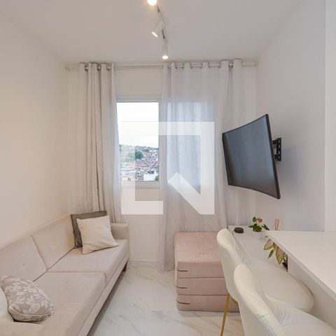 Apartamento à venda com 38m², 2 quartos e sem vaga Apartamento à venda com 38m², 2 quartos e sem vagaSala