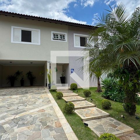 Casa de condomínio à venda com 360m², 4 quartos e 4 vagasFachada