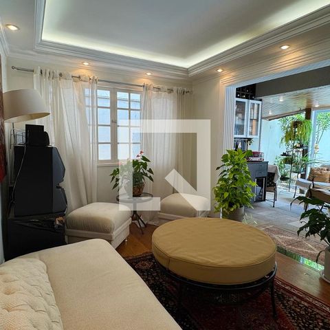Casa de condomínio à venda com 360m², 4 quartos e 4 vagasSala