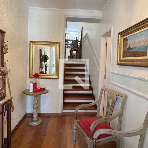 Casa de condomínio à venda com 360m², 4 quartos e 4 vagasHall de entrada