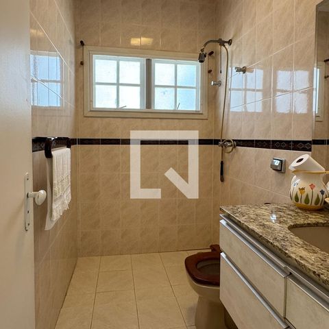 Casa de condomínio à venda com 360m², 4 quartos e 4 vagasBanheiro Corredor