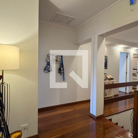 Casa de condomínio à venda com 360m², 4 quartos e 4 vagasHall